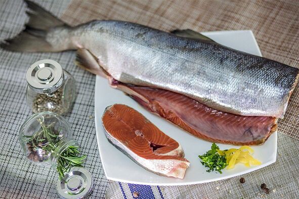 Keta is a relatively inexpensive fish, rich in the trace elements needed for a man. 